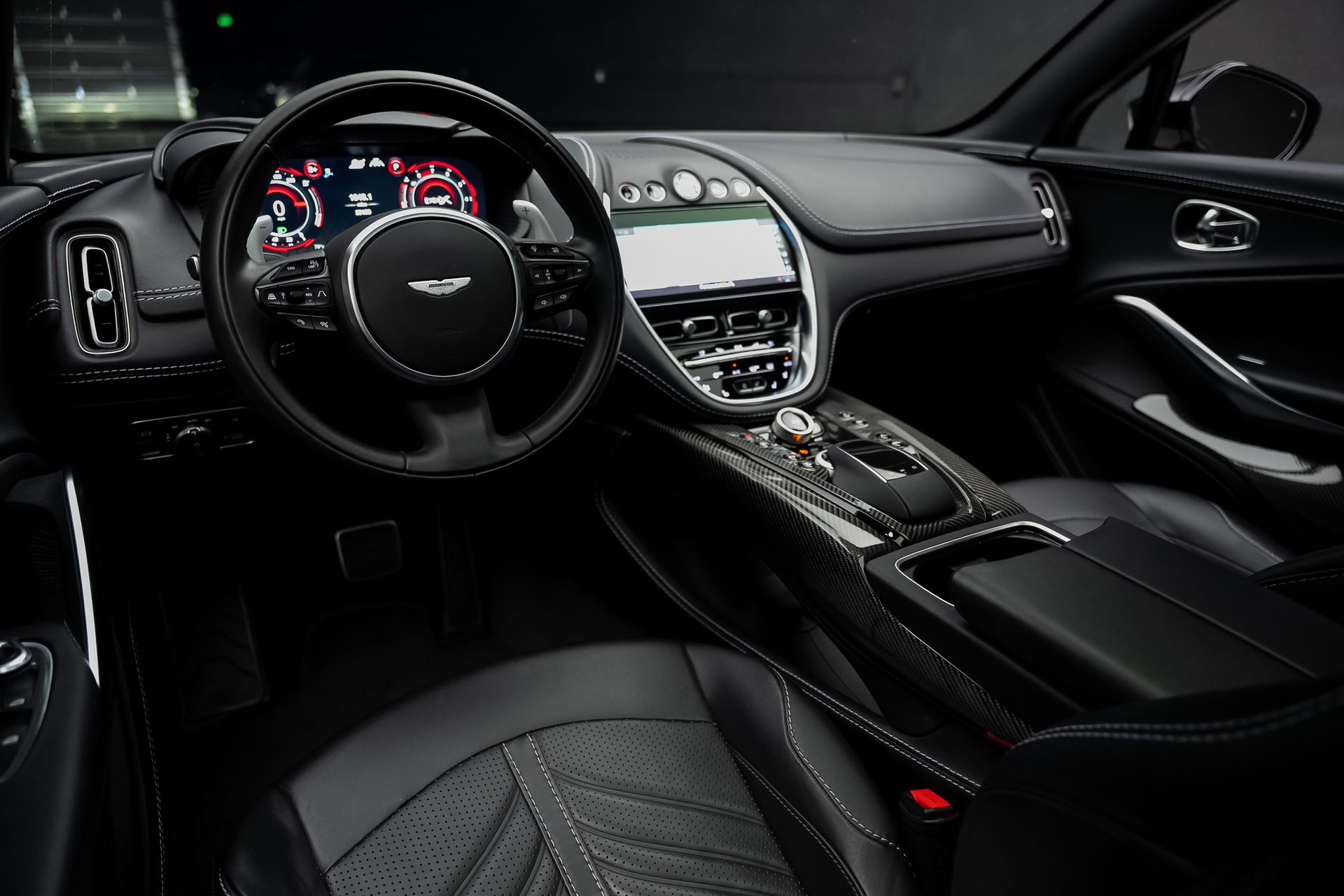 aston martin dbx 2023 SD7VUJBW2PTV06925 image aston martin dbx 2023 SD7VUJBW2PTV06925 image